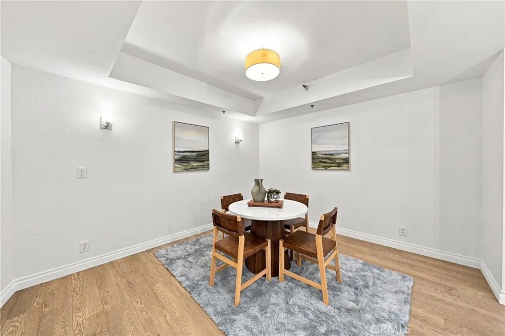 2222 Beachwood Drive #105 Los Angeles, CA 90068