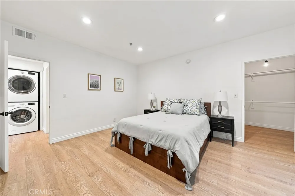 2222 Beachwood Drive #105 Los Angeles, CA 90068