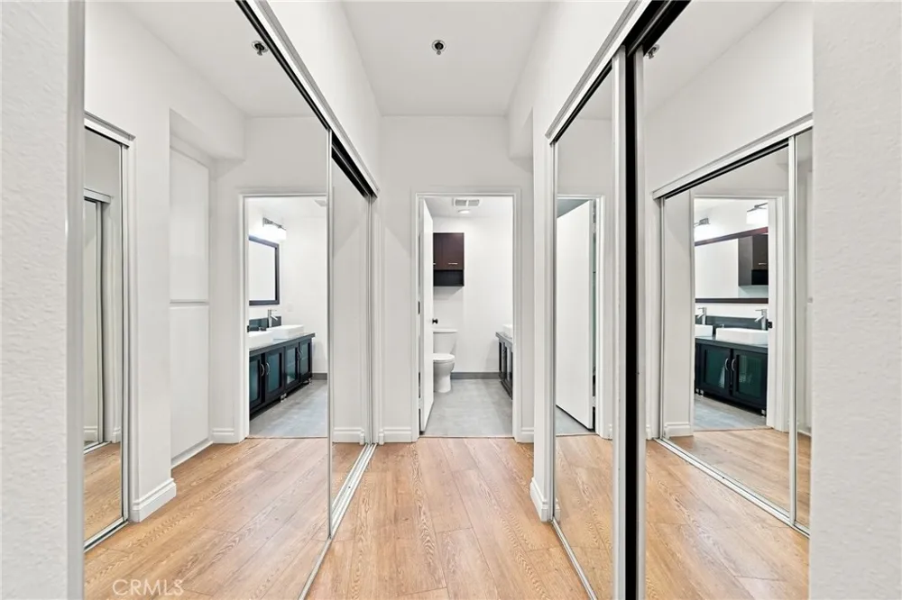 2222 Beachwood Drive #105 Los Angeles, CA 90068