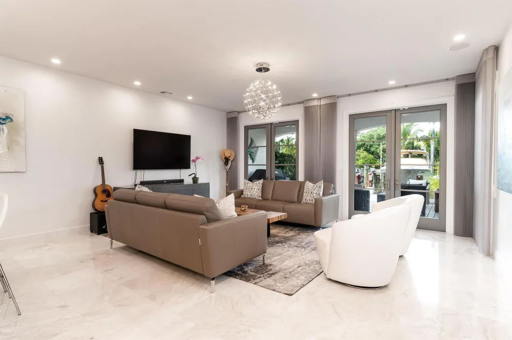 411 Hendricks Isle Fort Lauderdale, FL 33301