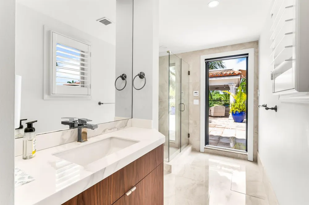 411 Hendricks Isle Fort Lauderdale, FL 33301