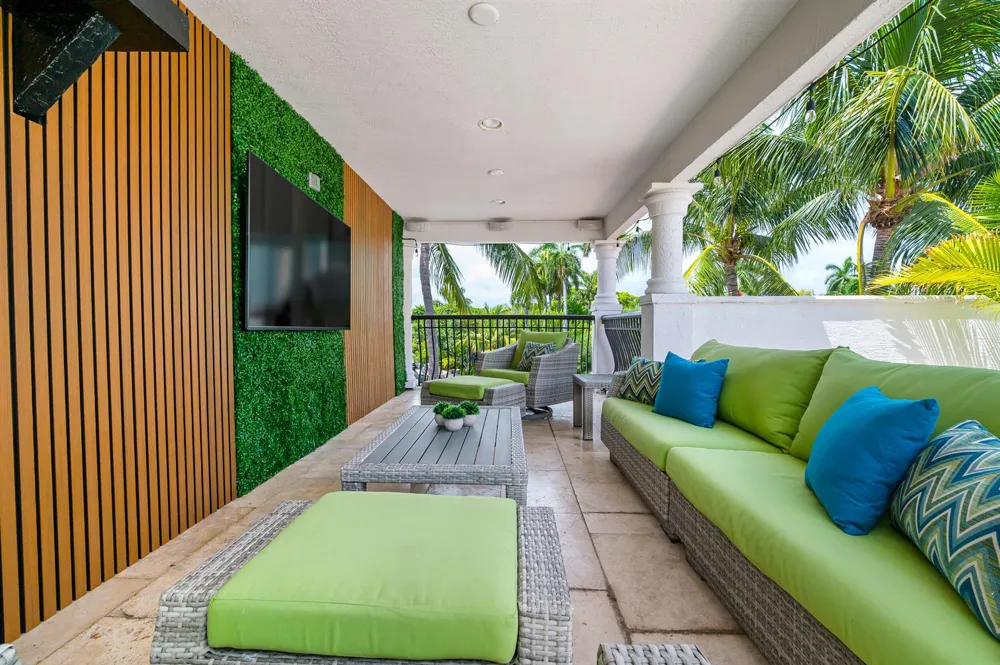 411 Hendricks Isle Fort Lauderdale, FL 33301