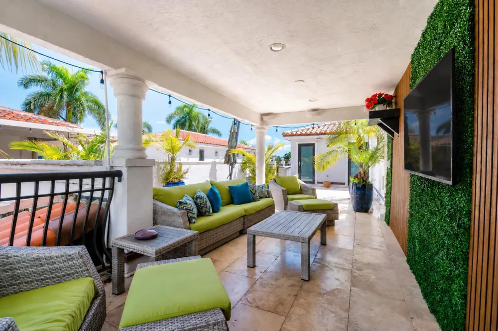411 Hendricks Isle Fort Lauderdale, FL 33301