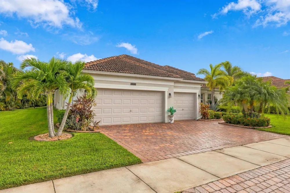 11490 SW AVENTINO DRIVE Port St. Lucie, FL 34987