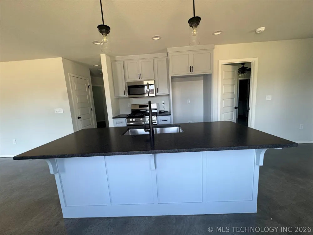 2248 Rockford Avenue Tulsa, OK 74106