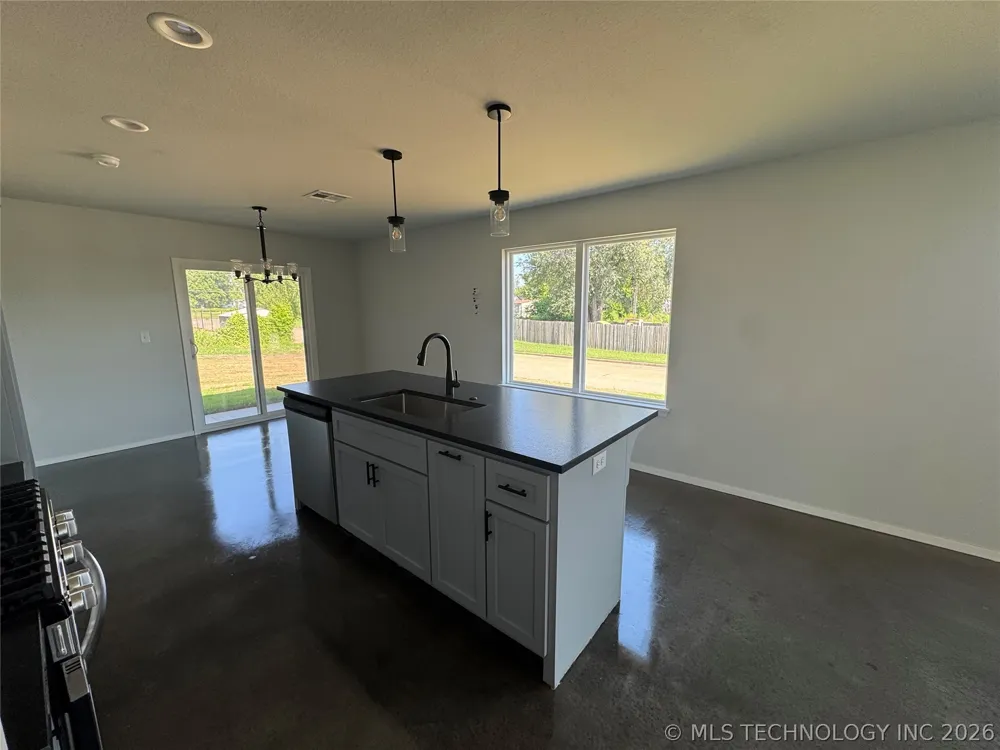 2248 Rockford Avenue Tulsa, OK 74106