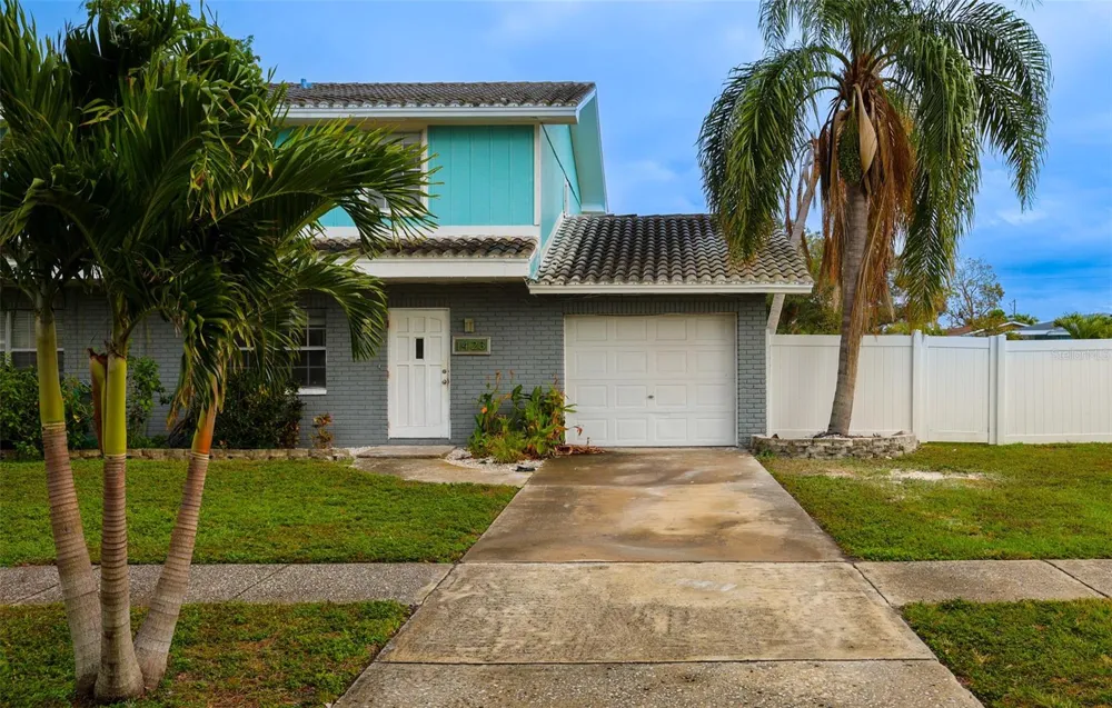 1423 MAPLE STREET SW Largo, FL 33770
