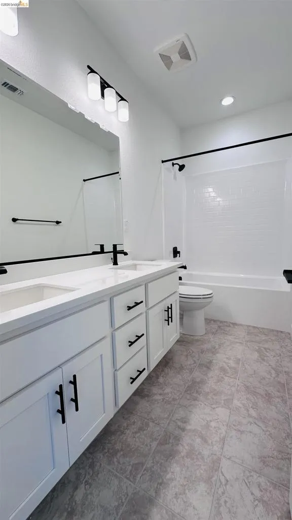 2592 Night Bloom Way Lathrop, CA 95330