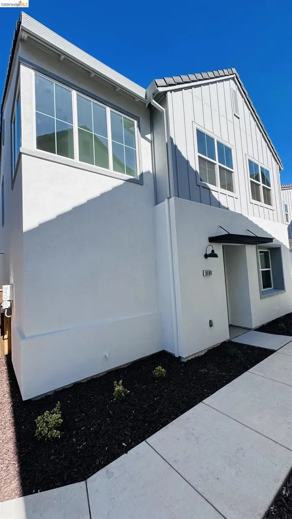 2592 Night Bloom Way Lathrop, CA 95330