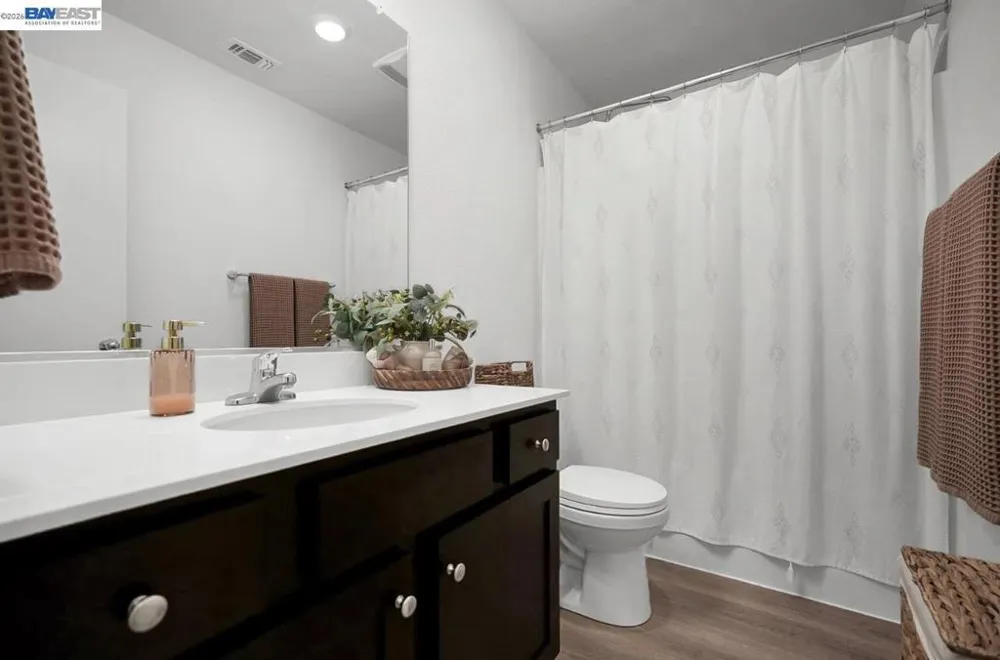698 Keng Crt. Merced, CA 95341
