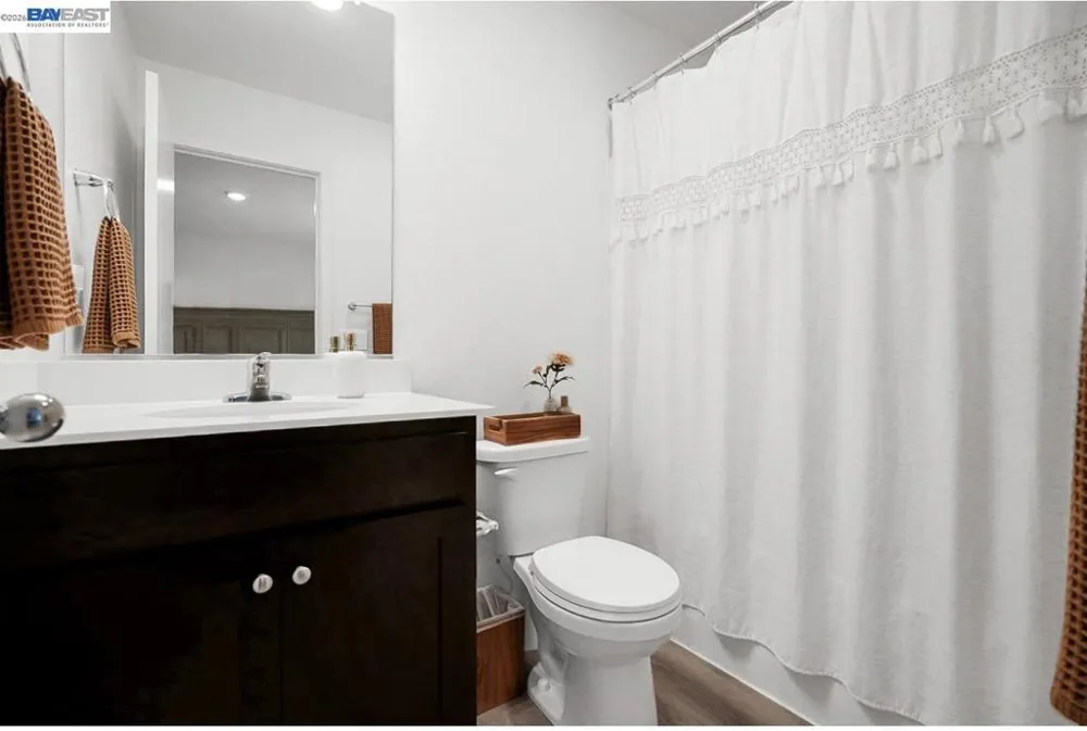 698 Keng Crt. Merced, CA 95341