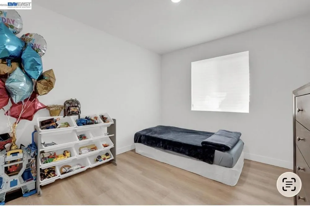 698 Keng Crt. Merced, CA 95341