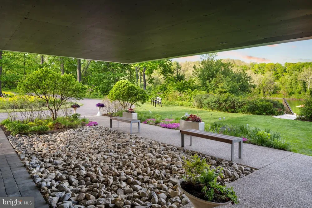 2710 RIVER ROAD New Hope, PA 18938