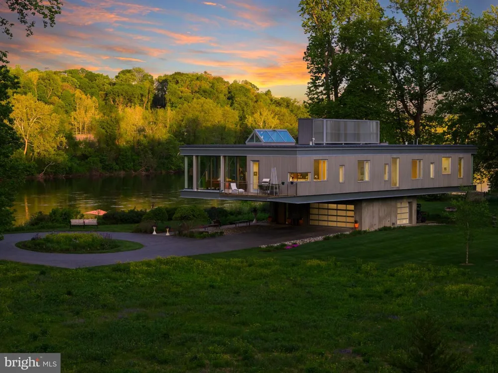 2710 RIVER ROAD New Hope, PA 18938
