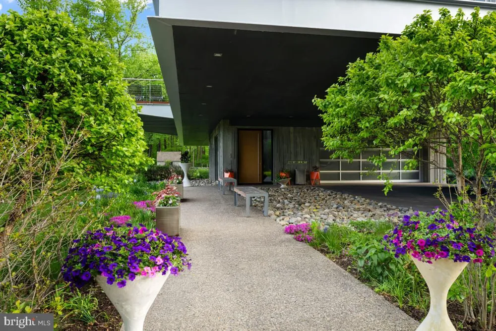 2710 RIVER ROAD New Hope, PA 18938