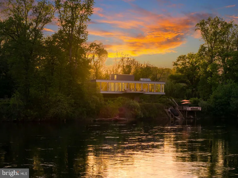 2710 RIVER ROAD New Hope, PA 18938