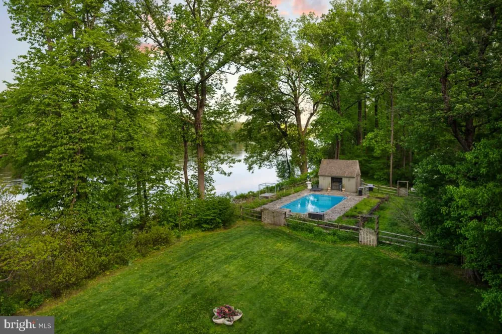 2710 RIVER ROAD New Hope, PA 18938