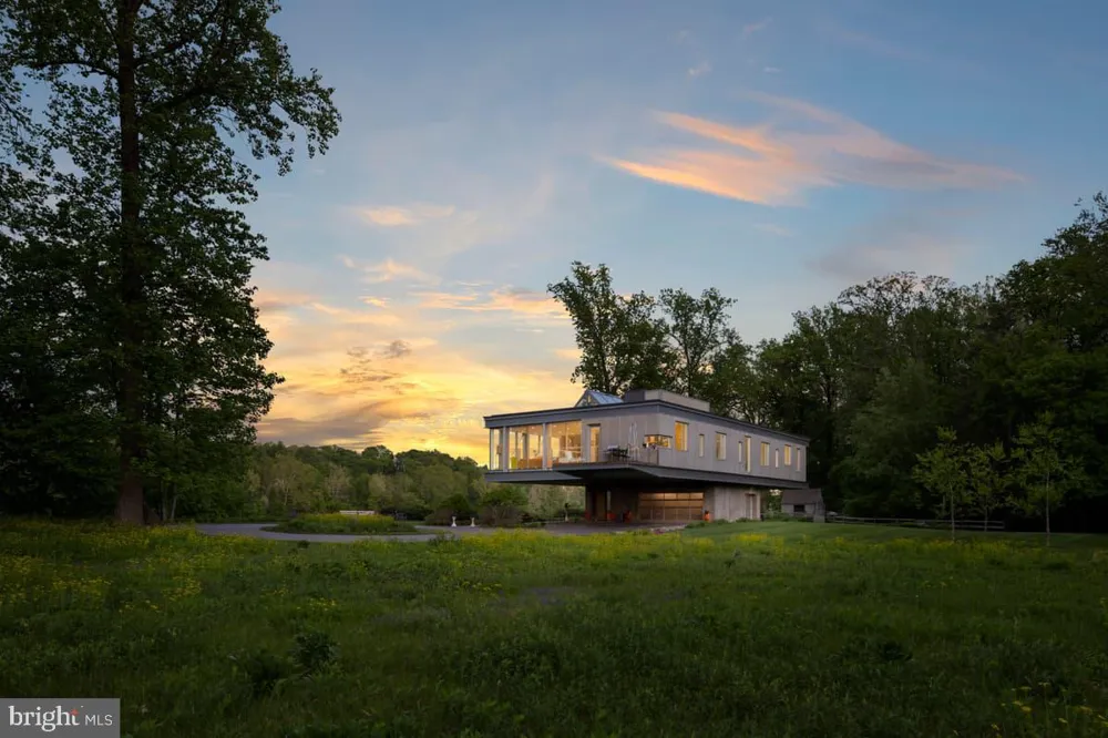 2710 RIVER ROAD New Hope, PA 18938