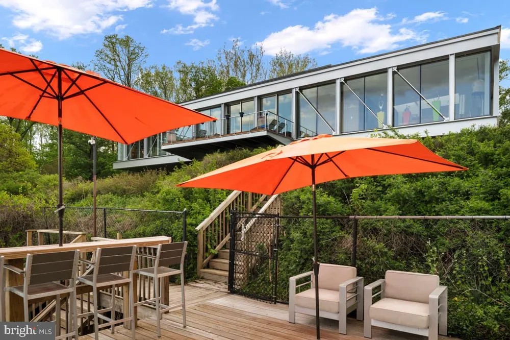 2710 RIVER ROAD New Hope, PA 18938
