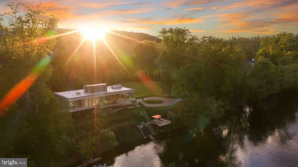 2710 RIVER ROAD New Hope, PA 18938