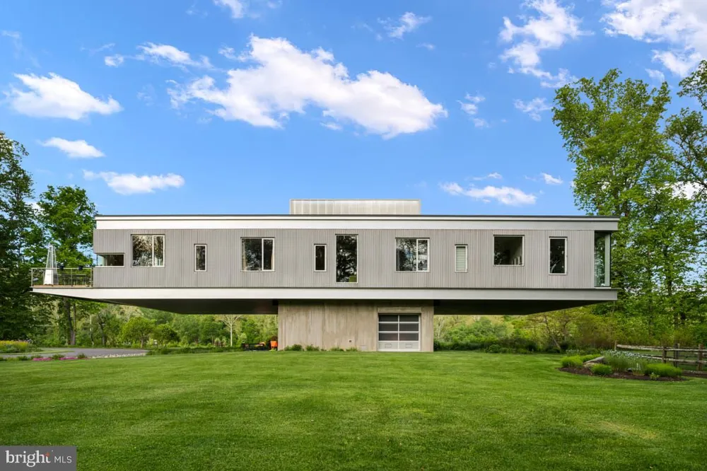 2710 RIVER ROAD New Hope, PA 18938