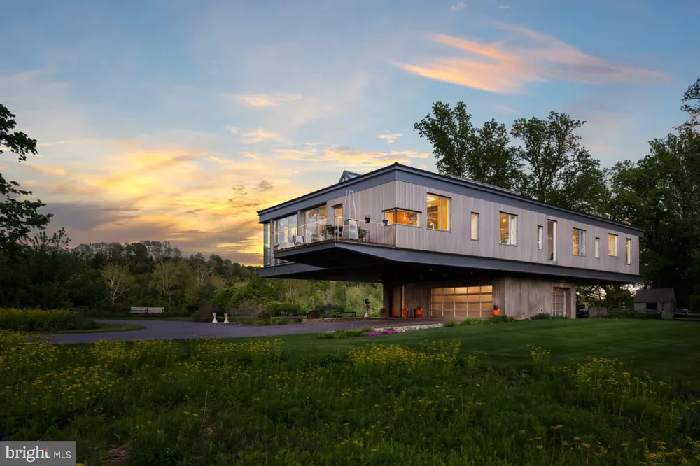 2710 RIVER ROAD New Hope, PA 18938