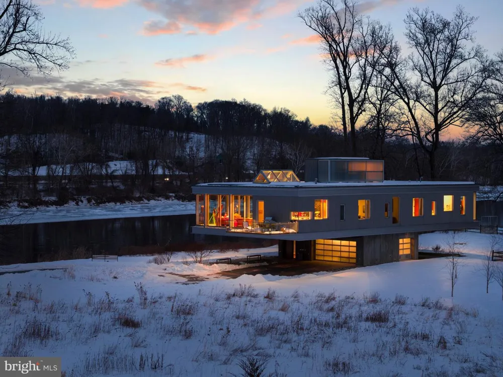 2710 RIVER ROAD New Hope, PA 18938
