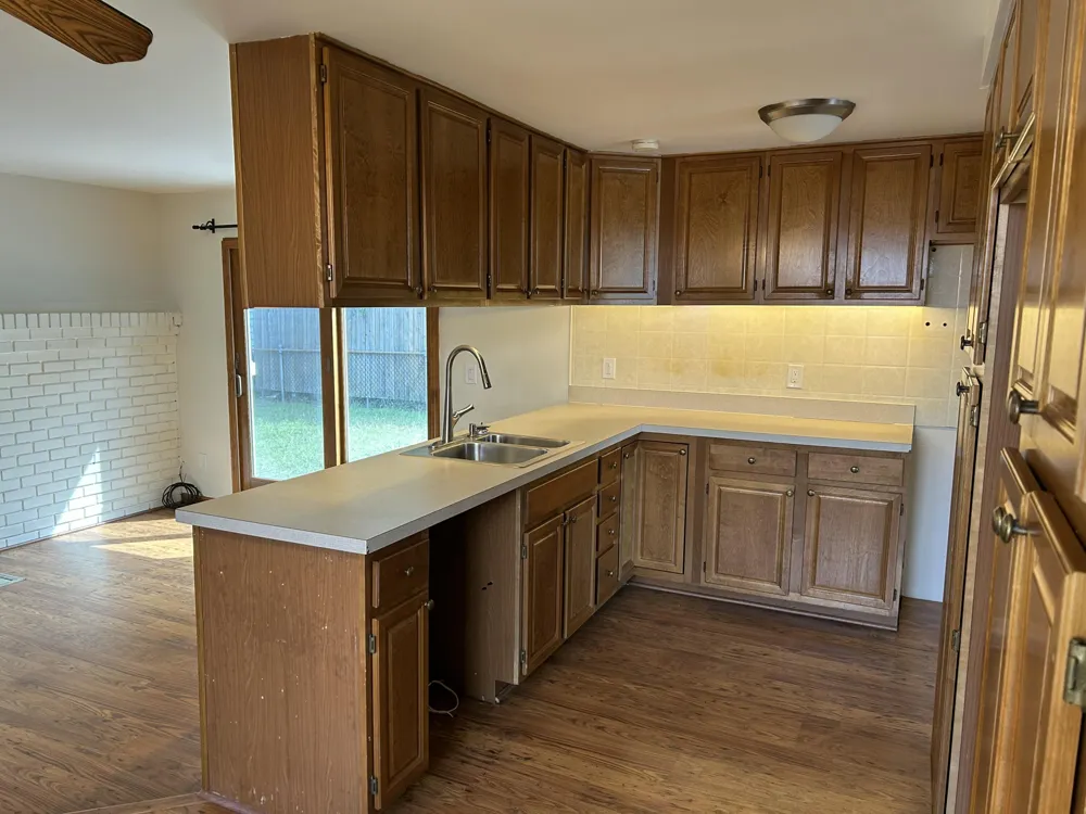 38040 Castle Drive Romulus, MI 48174
