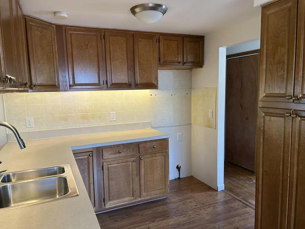 38040 Castle Drive Romulus, MI 48174
