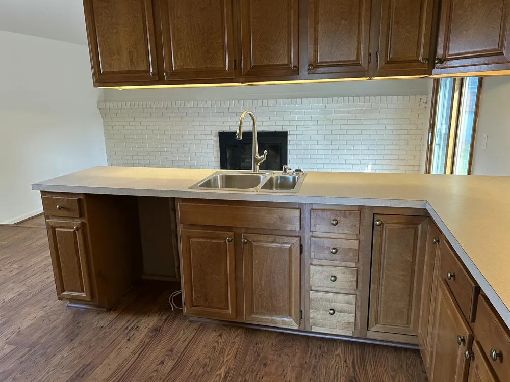 38040 Castle Drive Romulus, MI 48174
