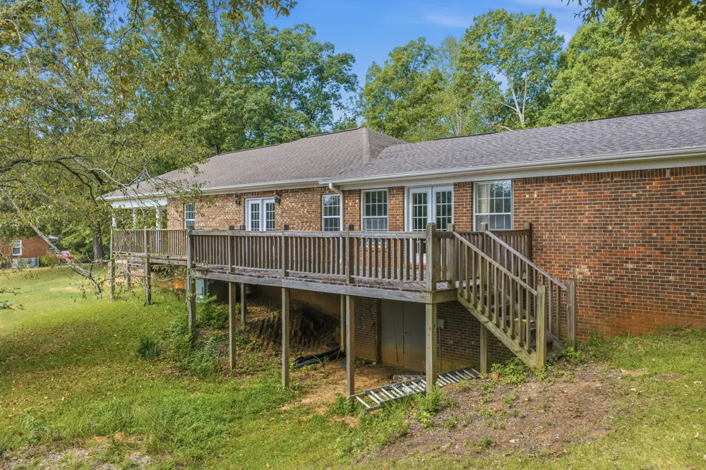 221 Dickson Ln Parsons, TN 38363