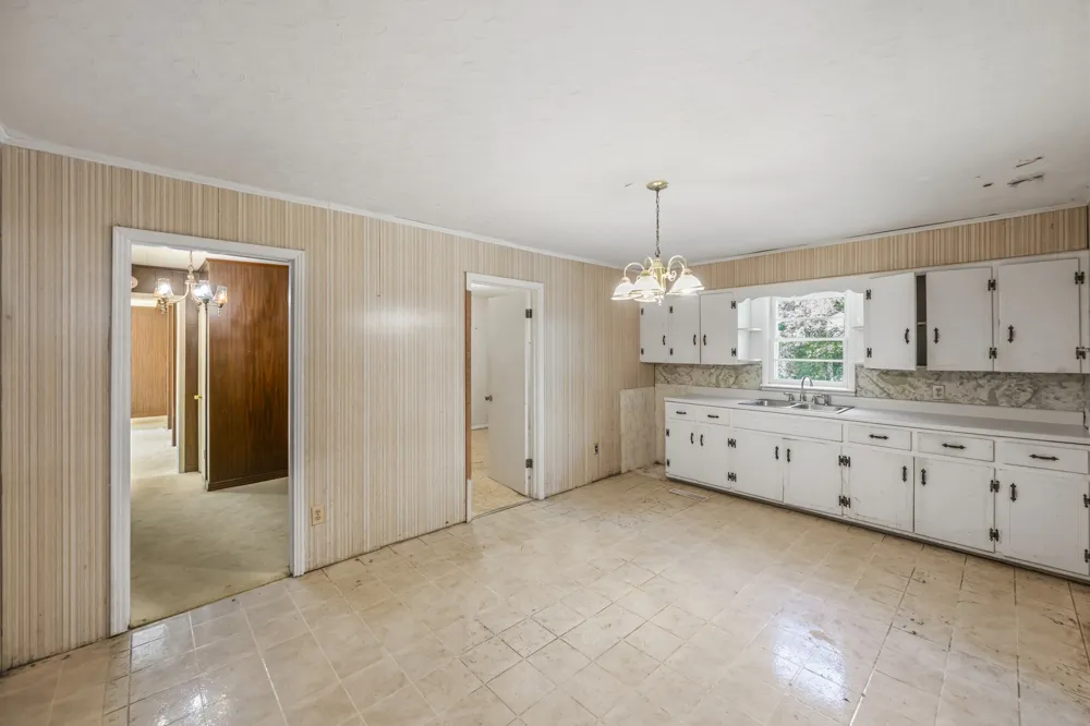 221 Dickson Ln Parsons, TN 38363
