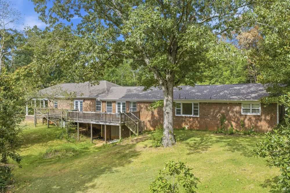 221 Dickson Ln Parsons, TN 38363