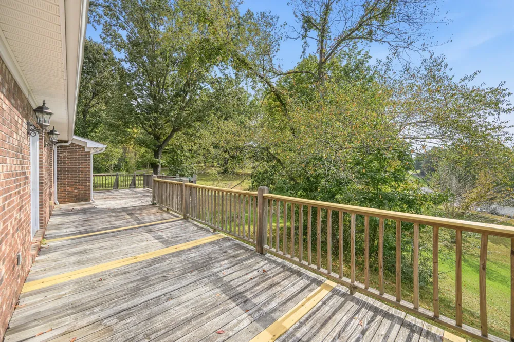 221 Dickson Ln Parsons, TN 38363