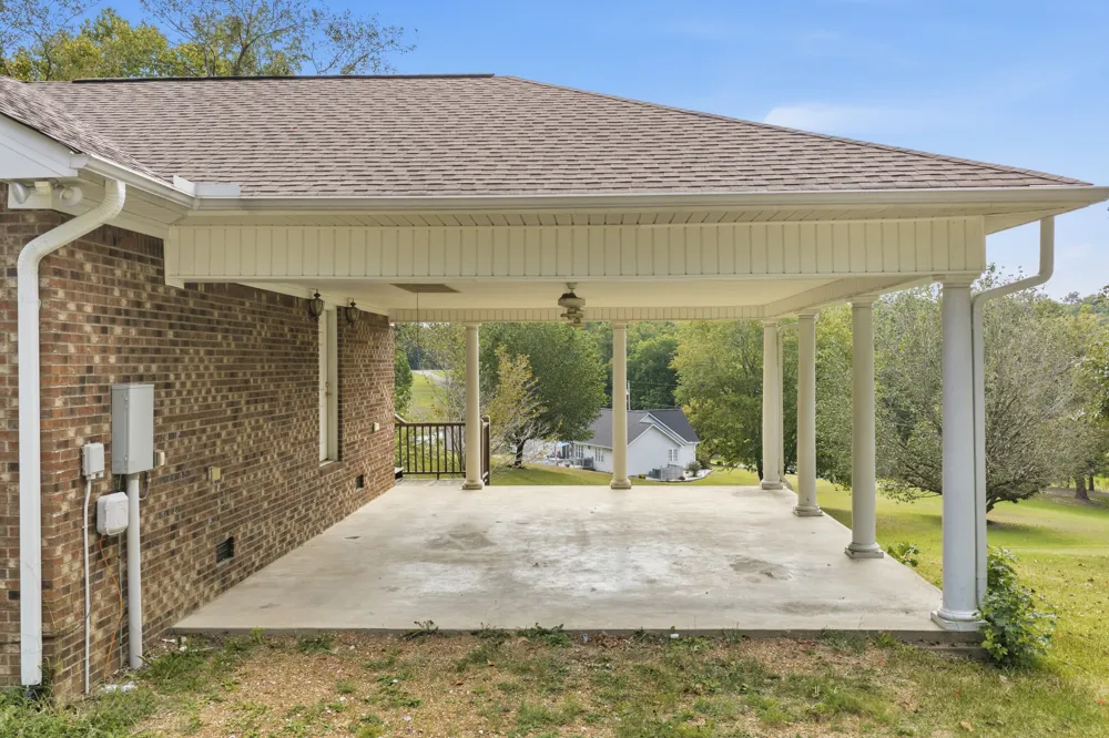 221 Dickson Ln Parsons, TN 38363