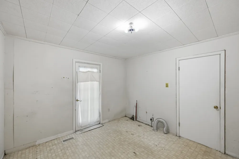 221 Dickson Ln Parsons, TN 38363