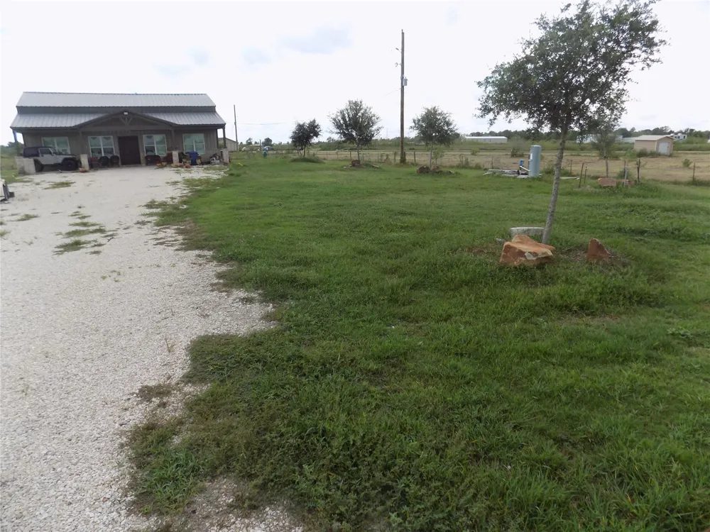 4726 County Road 45 Angleton, TX 77515