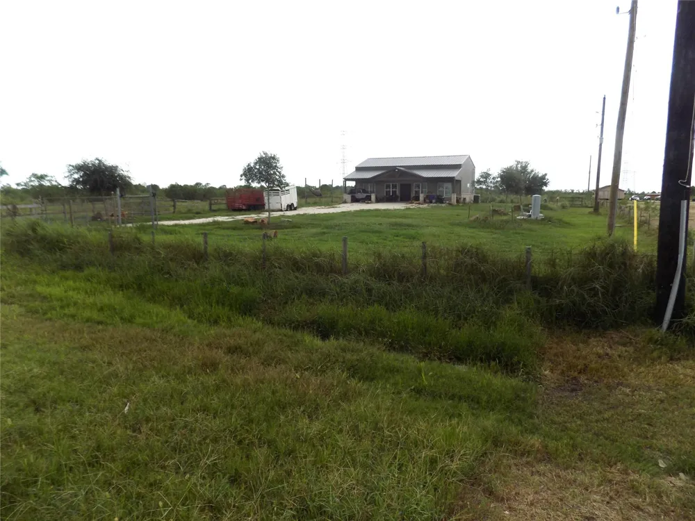 4726 County Road 45 Angleton, TX 77515