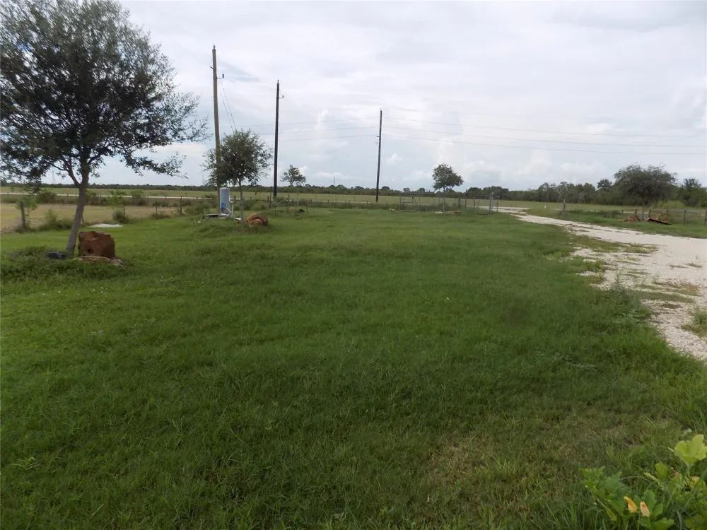 4726 County Road 45 Angleton, TX 77515