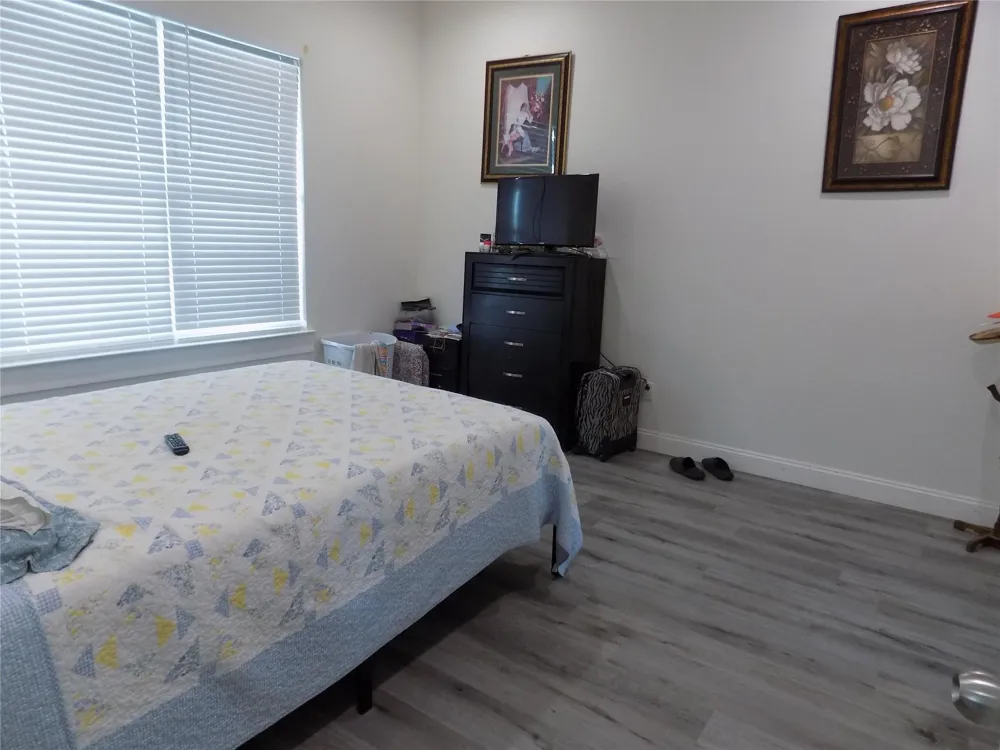 4726 County Road 45 Angleton, TX 77515
