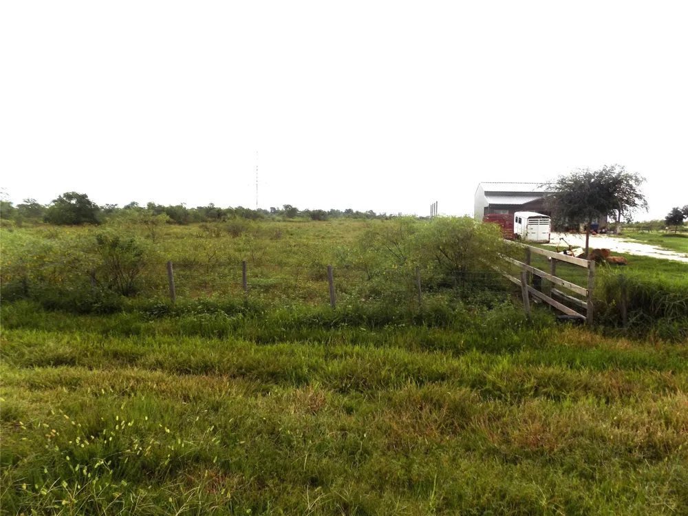 4726 County Road 45 Angleton, TX 77515