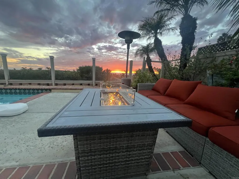 1588 Bella Vista Dr. Encinitas, CA 92024