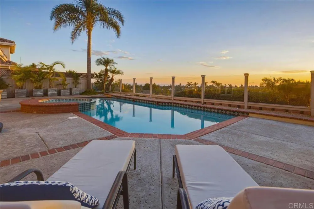 1588 Bella Vista Dr. Encinitas, CA 92024