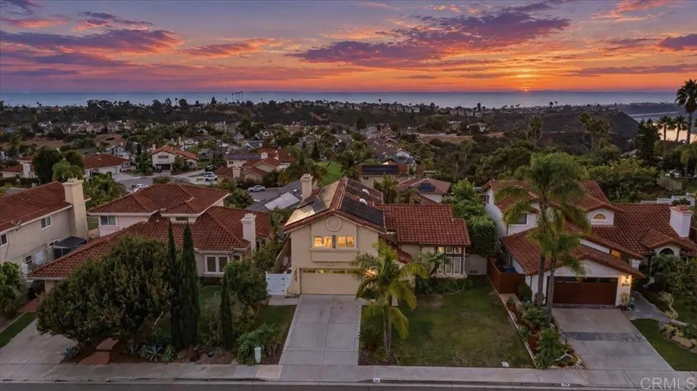 1588 Bella Vista Dr. Encinitas, CA 92024