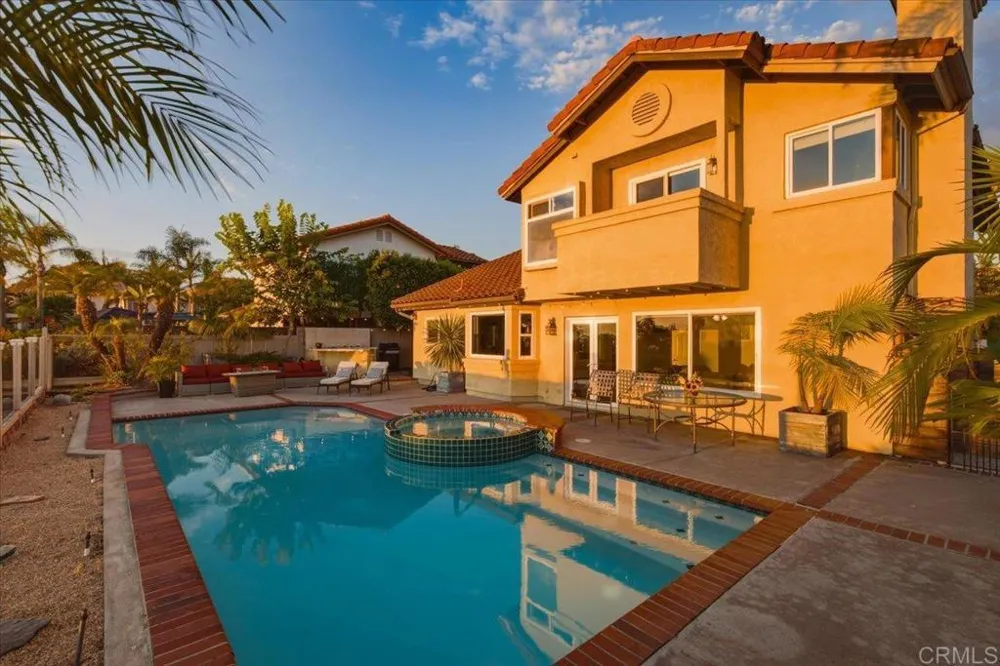 1588 Bella Vista Dr. Encinitas, CA 92024