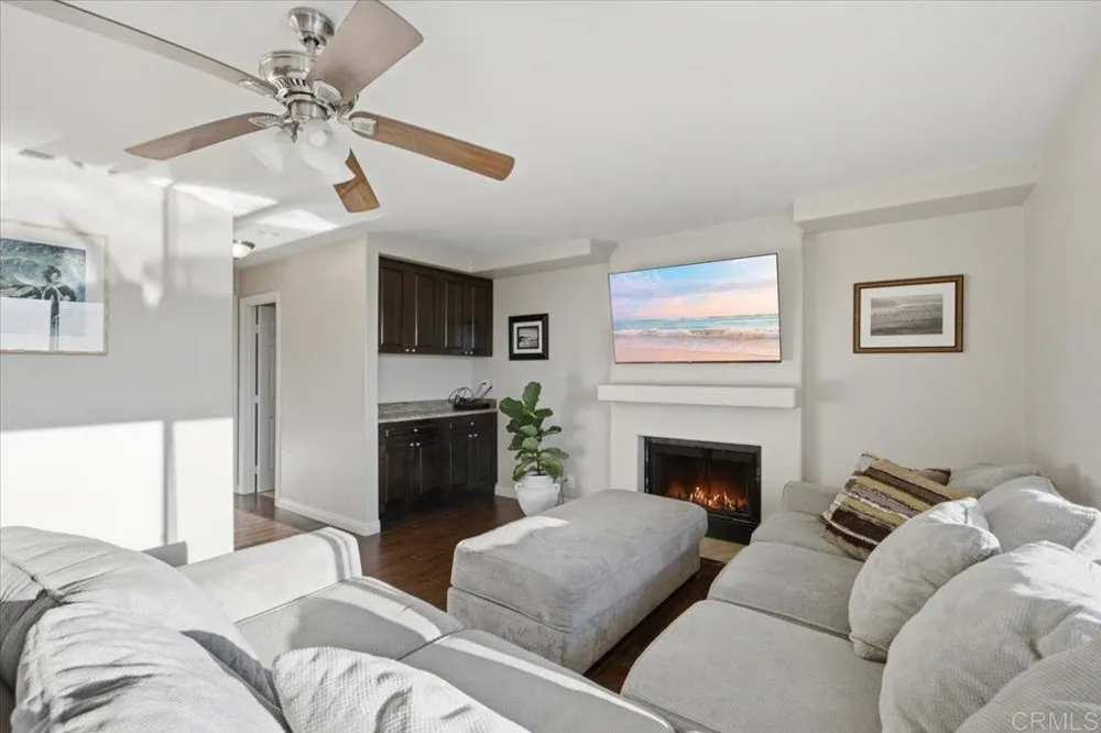 1588 Bella Vista Dr. Encinitas, CA 92024