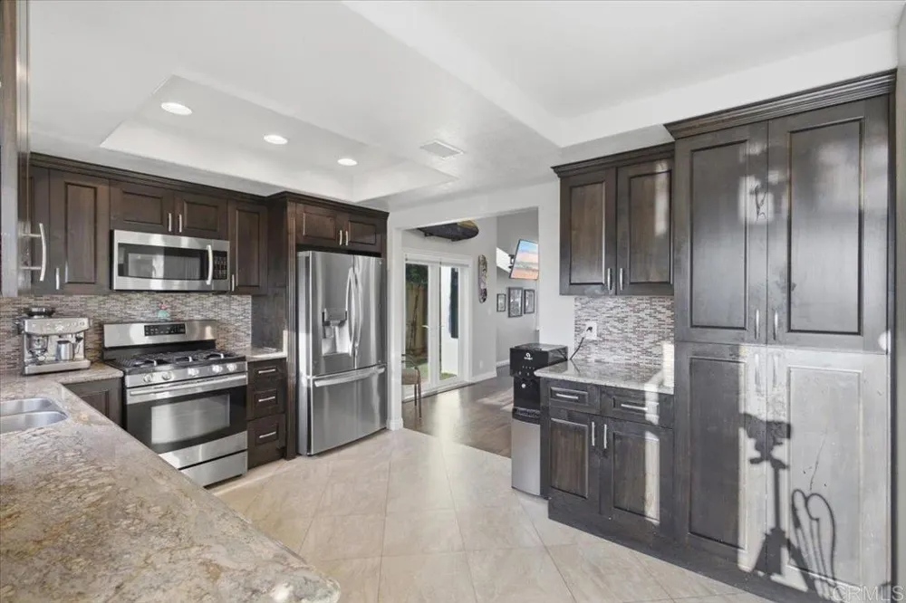 1588 Bella Vista Dr. Encinitas, CA 92024