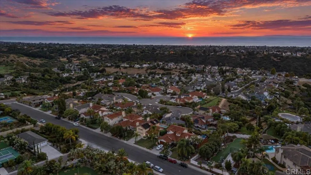 1588 Bella Vista Dr. Encinitas, CA 92024