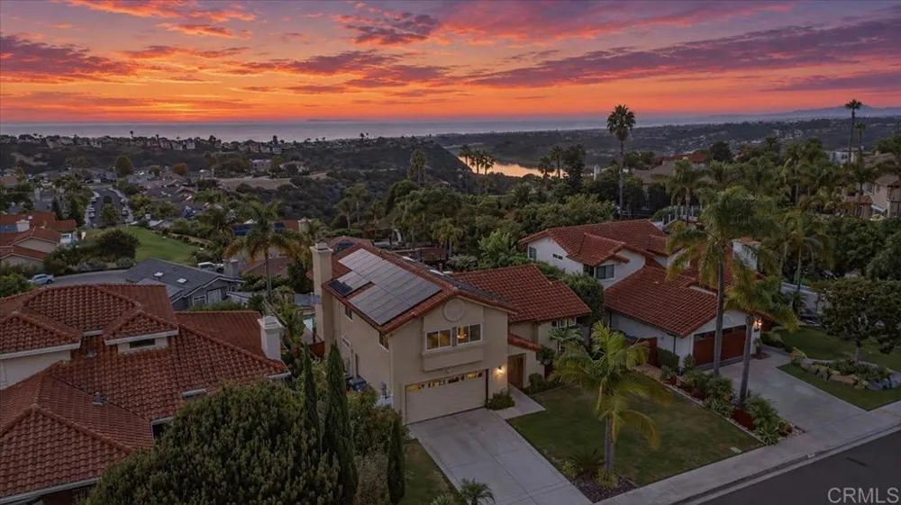 1588 Bella Vista Dr. Encinitas, CA 92024