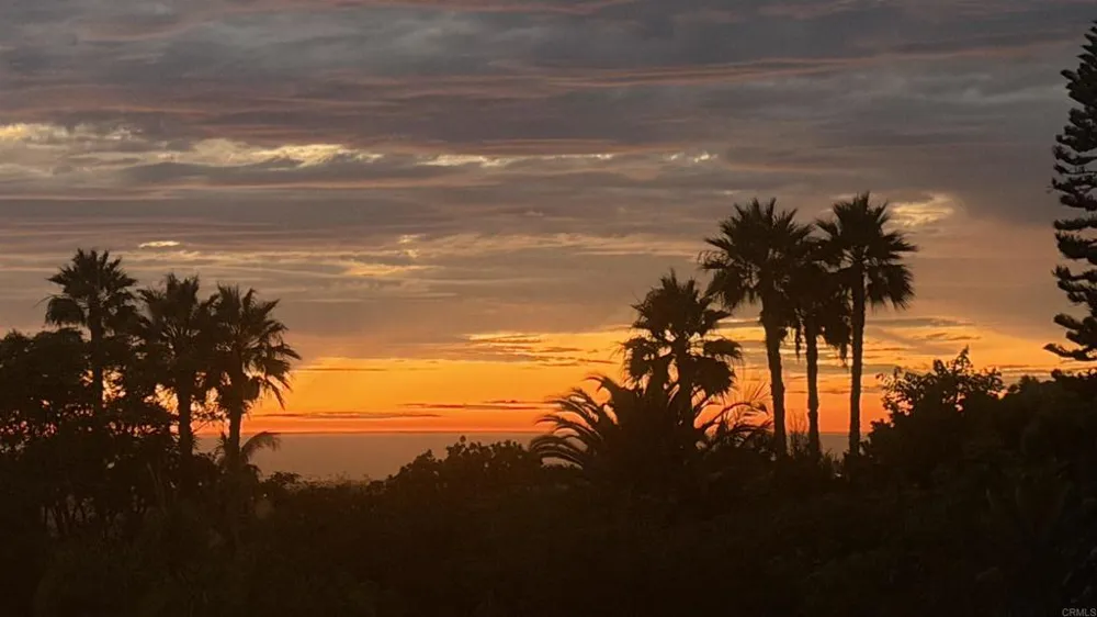 1588 Bella Vista Dr. Encinitas, CA 92024